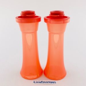 Tupperware mini 4" tall hourglass salt and pepper shaker set new
